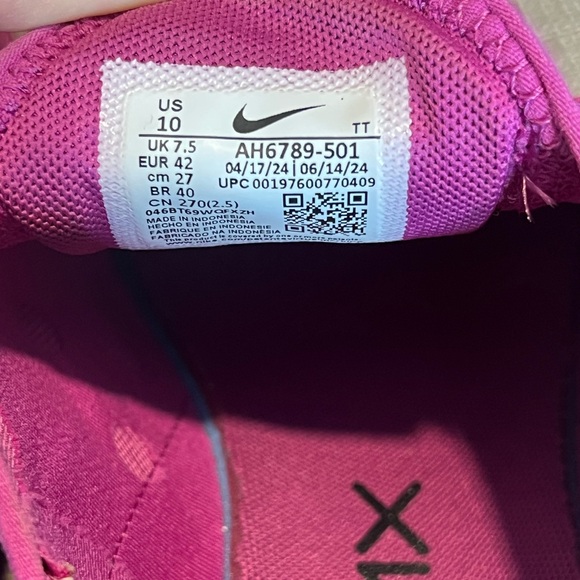 Nike Air Max 270 Women's Pink Athletic Shoes Size 10 - fits like 9.5 - Picture 6 of 7